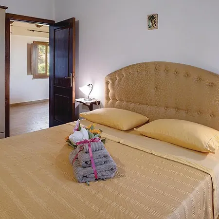 Cozy In Laurena Cilento Sa With Kitchen * Laureana Cilento